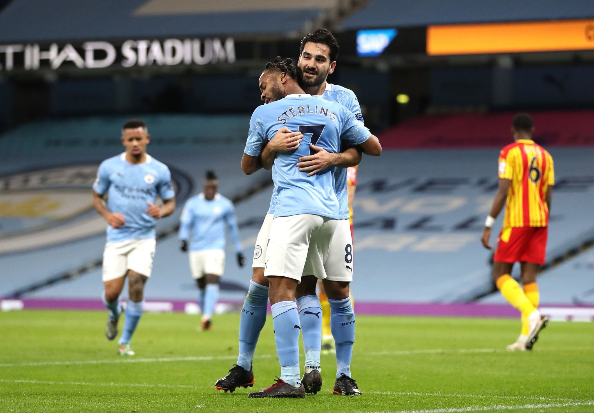 响了警钟 响了警钟